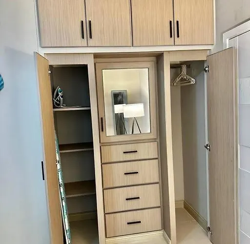 The Shelton Tower 1 *